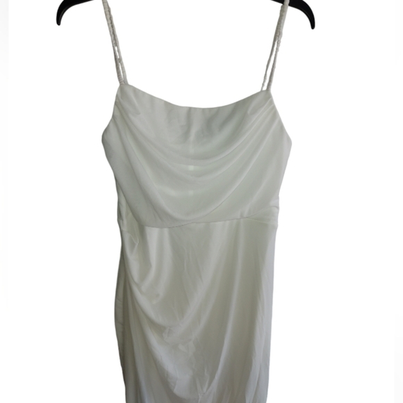 Xinfsh white flowy spaghetti strap dress - Picture 3 of 6